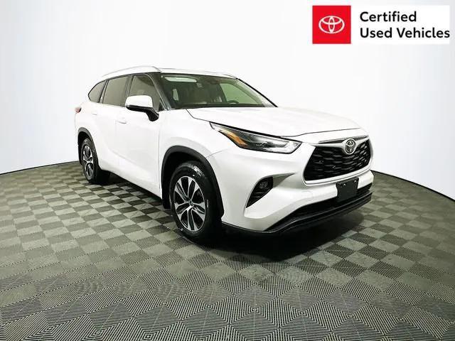 used 2023 Toyota Highlander car, priced at $35,346