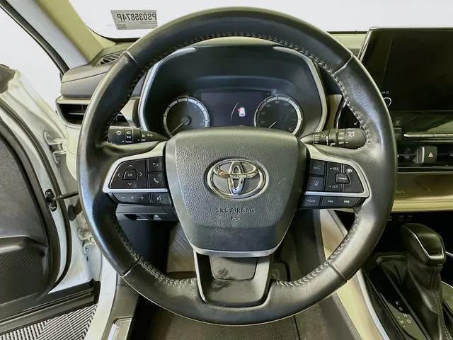 used 2023 Toyota Highlander car, priced at $35,346