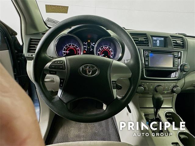 used 2013 Toyota Highlander car, priced at $19,999