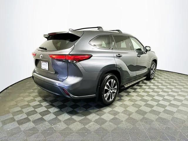 used 2021 Toyota Highlander car, priced at $29,524