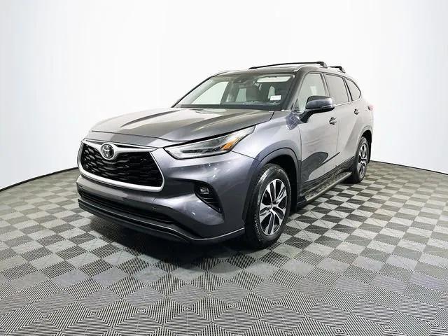 used 2021 Toyota Highlander car, priced at $29,524