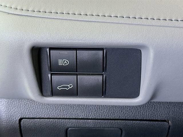 used 2021 Toyota Highlander car, priced at $29,524