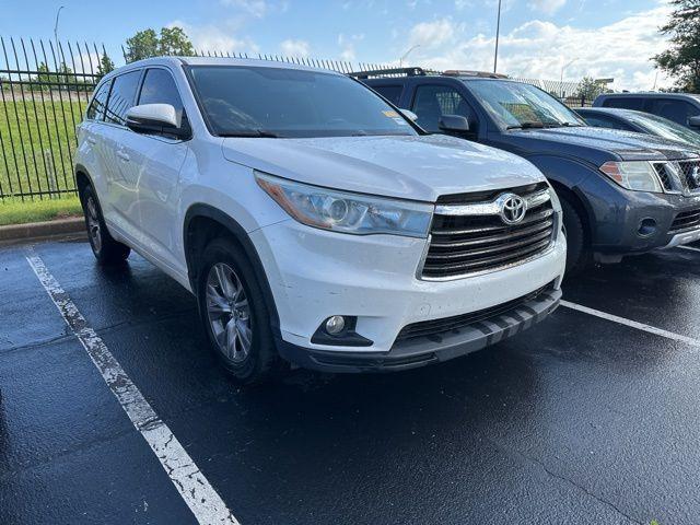 used 2015 Toyota Highlander car, priced at $19,991