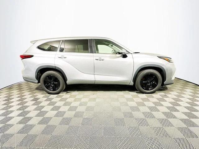 used 2023 Toyota Highlander car, priced at $32,562
