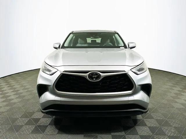 used 2023 Toyota Highlander car, priced at $32,562