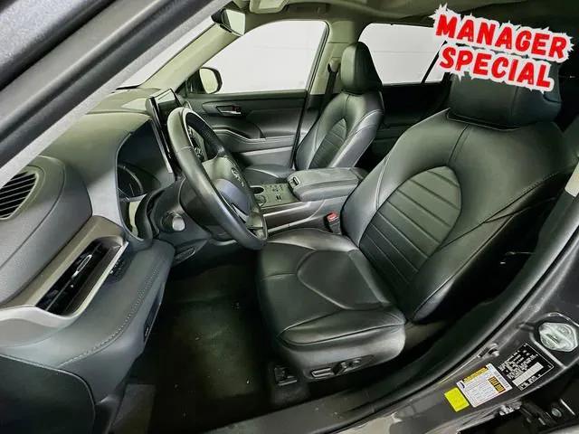 used 2023 Toyota Highlander car, priced at $36,987