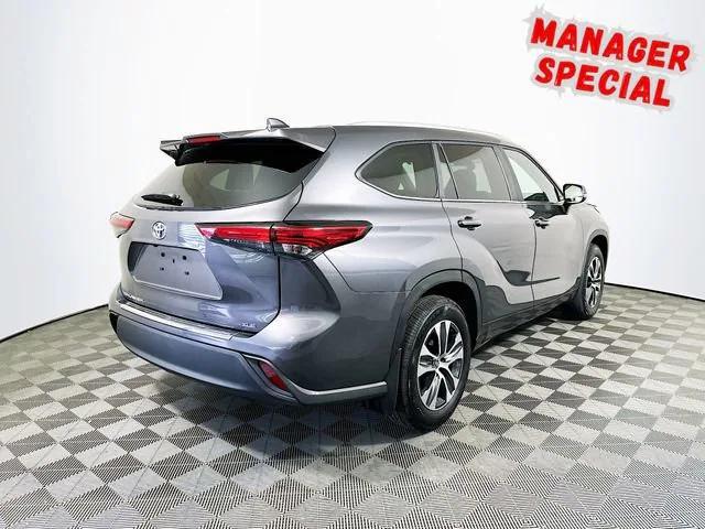 used 2023 Toyota Highlander car, priced at $36,987