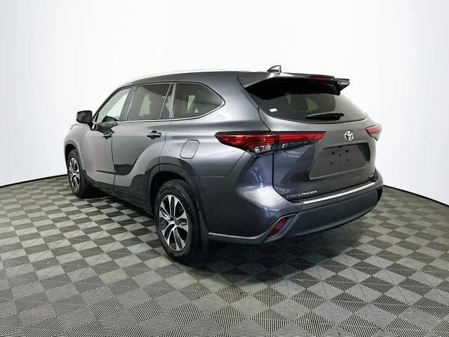 used 2023 Toyota Highlander car, priced at $38,498