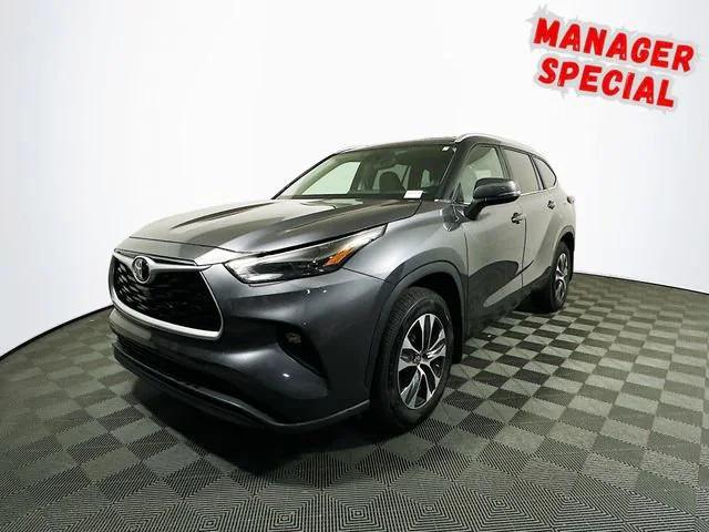 used 2023 Toyota Highlander car, priced at $36,987
