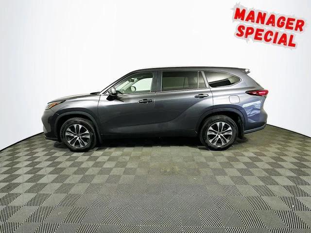 used 2023 Toyota Highlander car, priced at $36,987
