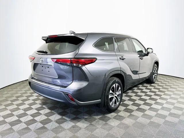 used 2023 Toyota Highlander car, priced at $38,498