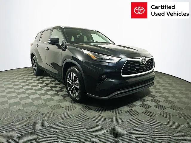 used 2023 Toyota Highlander car, priced at $35,942