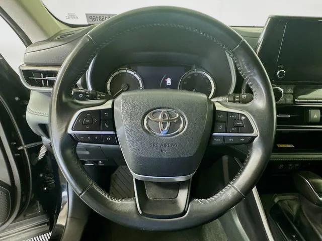 used 2023 Toyota Highlander car, priced at $35,942