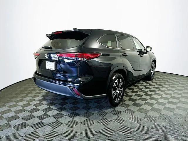 used 2023 Toyota Highlander car, priced at $35,942