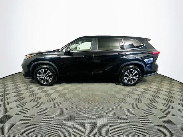 used 2023 Toyota Highlander car, priced at $35,942