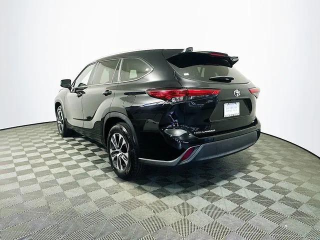 used 2023 Toyota Highlander car, priced at $35,942