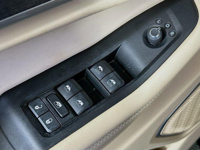 used 2021 Jeep Grand Cherokee L car, priced at $25,500