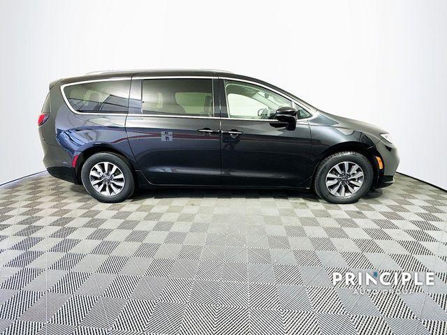 used 2021 Chrysler Pacifica Hybrid car, priced at $22,498