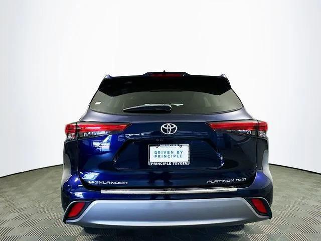 used 2022 Toyota Highlander car, priced at $40,999