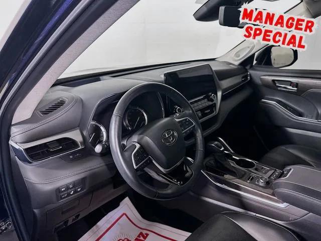 used 2022 Toyota Highlander car, priced at $39,987