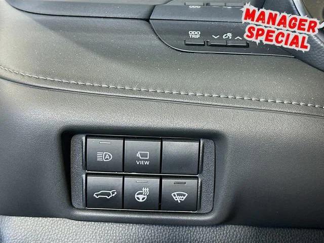 used 2022 Toyota Highlander car, priced at $39,987