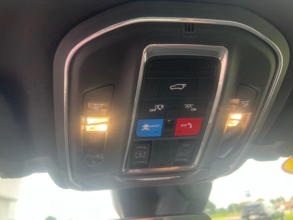 new 2025 Jeep Grand Cherokee car, priced at $46,431