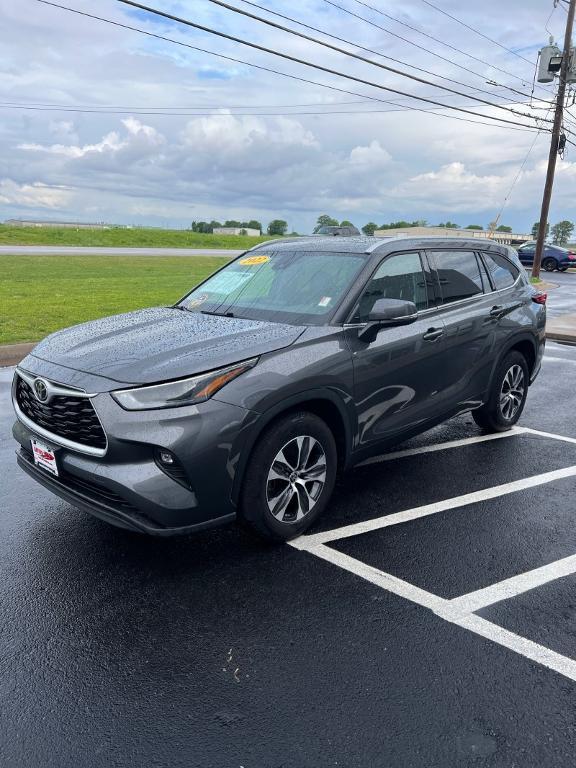 used 2022 Toyota Highlander car, priced at $37,920