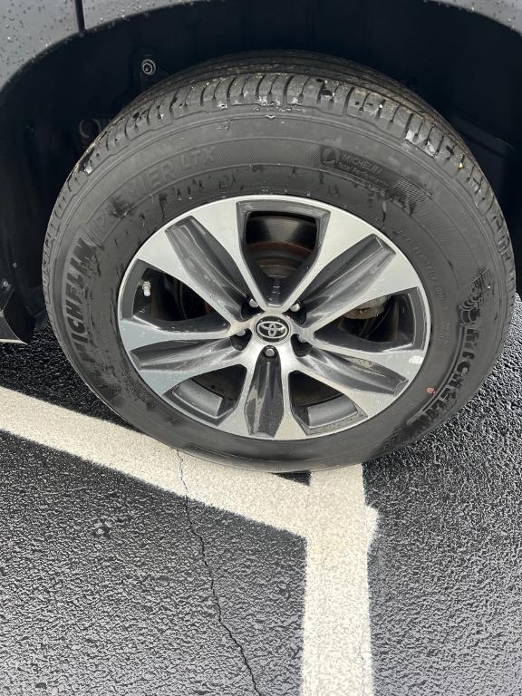 used 2022 Toyota Highlander car, priced at $37,920