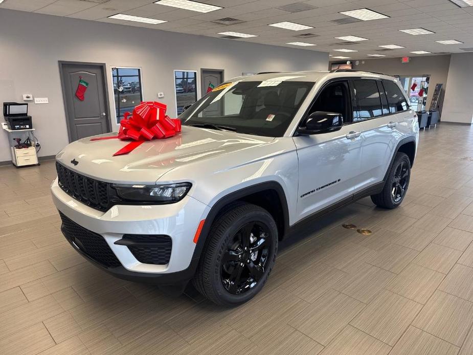 new 2024 Jeep Grand Cherokee car, priced at $45,383