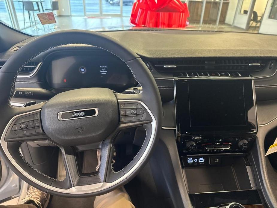 new 2024 Jeep Grand Cherokee car, priced at $45,383