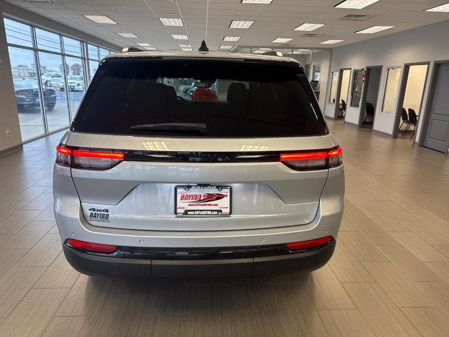 new 2024 Jeep Grand Cherokee car, priced at $45,383