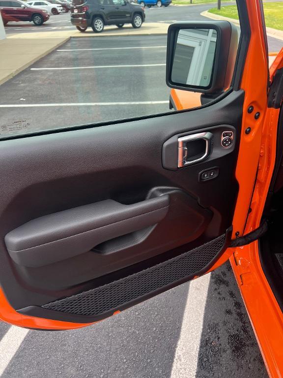 new 2025 Jeep Gladiator car, priced at $51,725