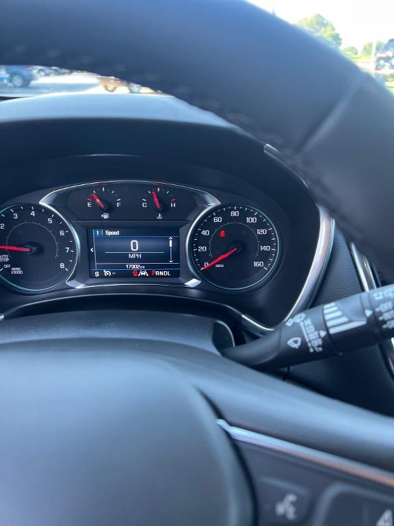used 2024 Chevrolet Equinox car, priced at $26,612