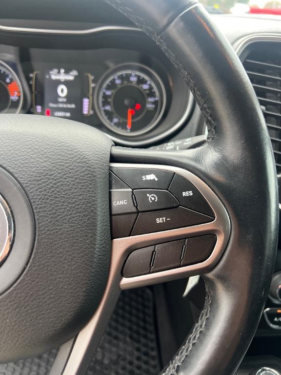 used 2019 Jeep Cherokee car, priced at $17,080