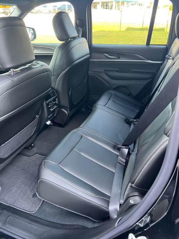 new 2025 Jeep Grand Cherokee car, priced at $48,493