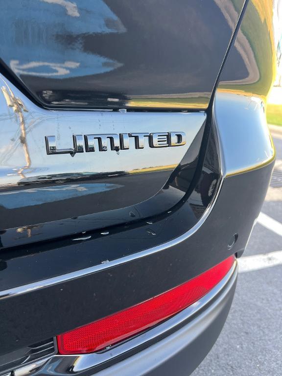 new 2025 Jeep Grand Cherokee car, priced at $48,493