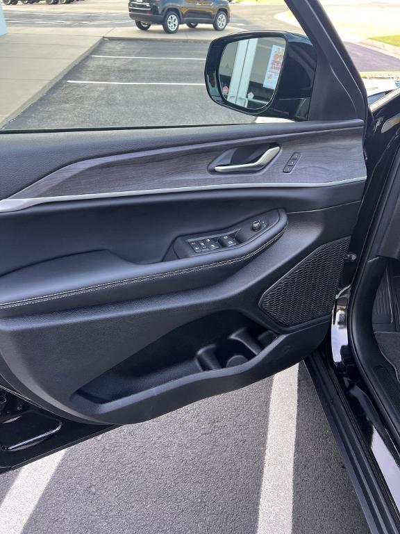 new 2025 Jeep Grand Cherokee car, priced at $48,493