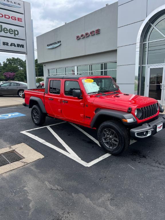 new 2025 Jeep Gladiator car, priced at $46,603