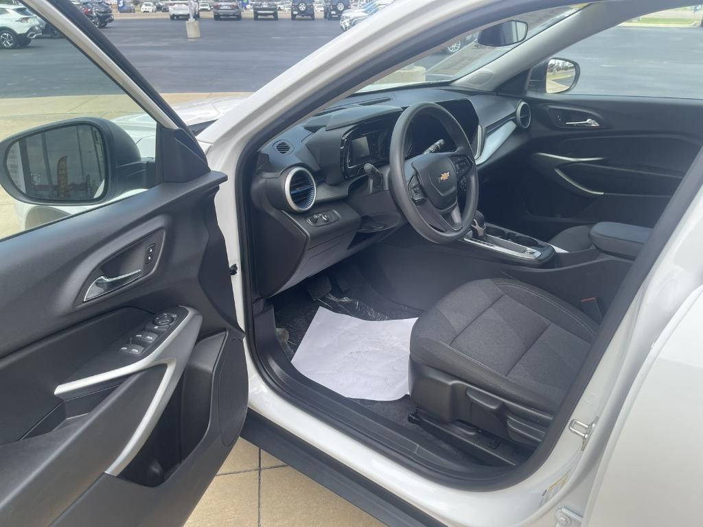 used 2025 Chevrolet Trax car, priced at $24,281