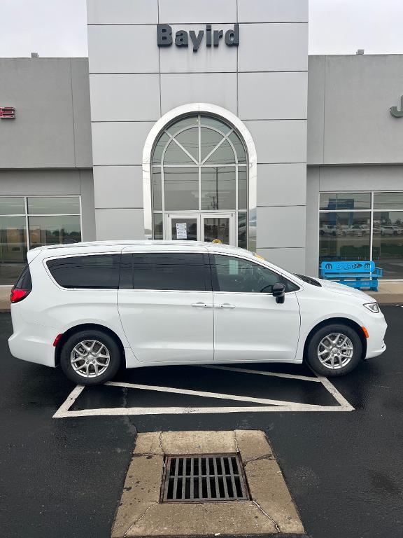 new 2026 Chrysler Pacifica car, priced at $44,460