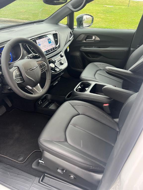 new 2026 Chrysler Pacifica car, priced at $44,460
