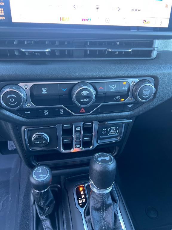 new 2025 Jeep Wrangler car, priced at $43,773