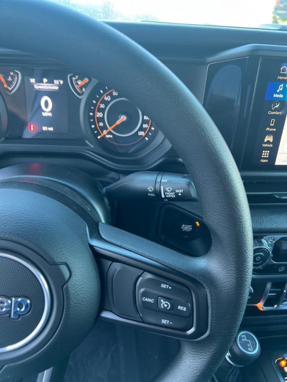 new 2025 Jeep Wrangler car, priced at $43,773