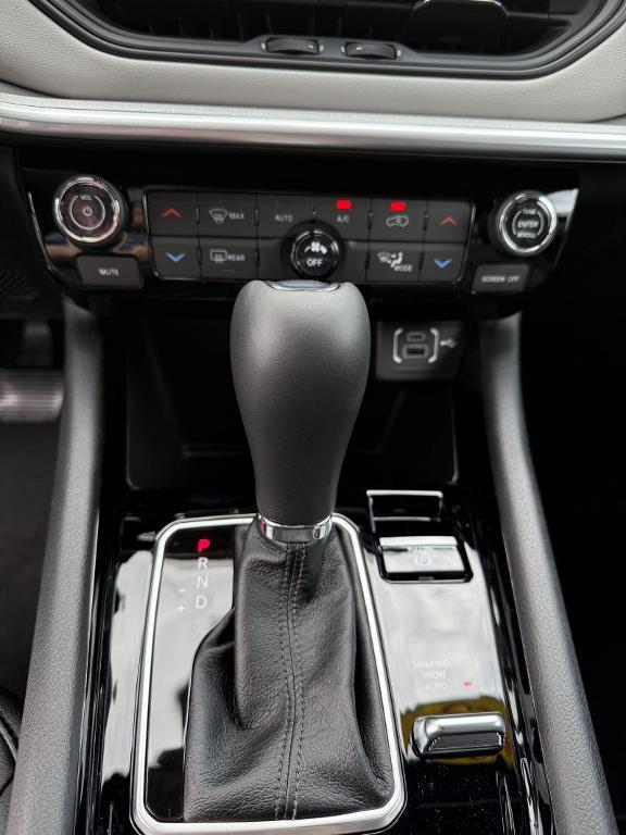 new 2025 Jeep Compass car, priced at $34,308