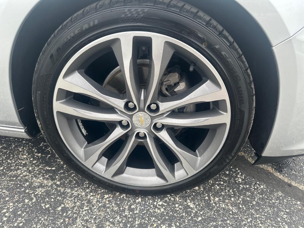 used 2021 Chevrolet Malibu car, priced at $16,218