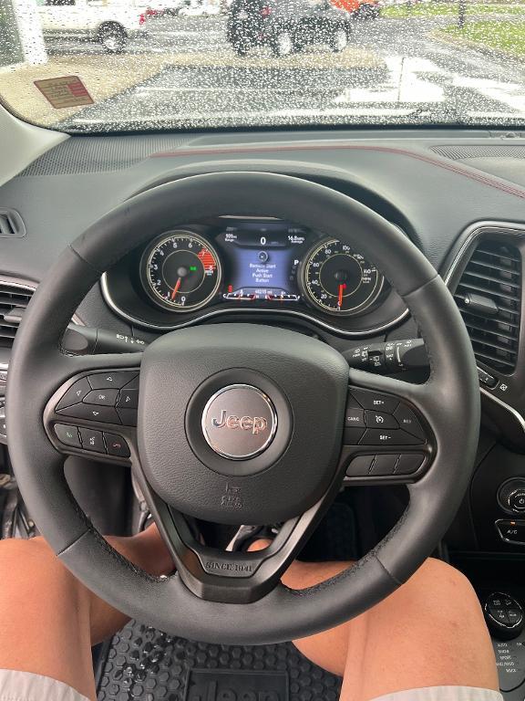 used 2021 Jeep Cherokee car, priced at $25,999