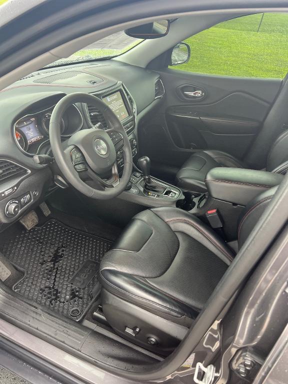 used 2021 Jeep Cherokee car, priced at $25,999