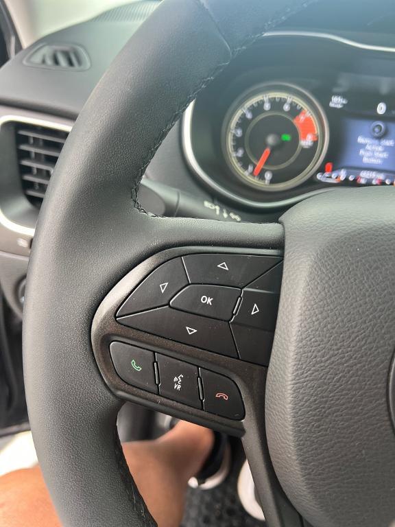 used 2021 Jeep Cherokee car, priced at $25,999