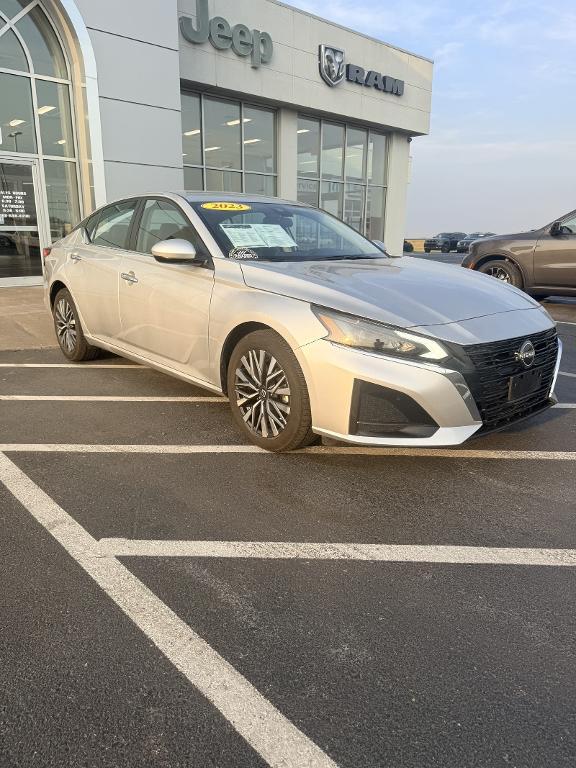 used 2023 Nissan Altima car, priced at $21,997