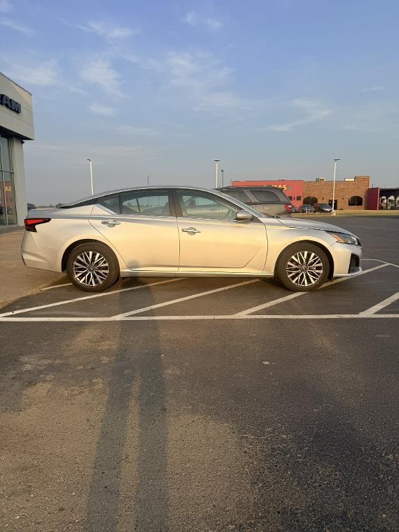 used 2023 Nissan Altima car, priced at $21,997